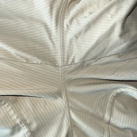 Lululemon Beyond the Studio 7/8 Jogger Trench - Picture 9 of 12